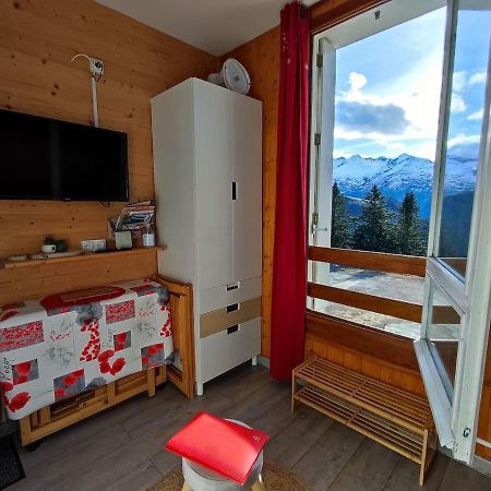 Le Petit Nid Rouge Apartment Ustou Ngoại thất bức ảnh